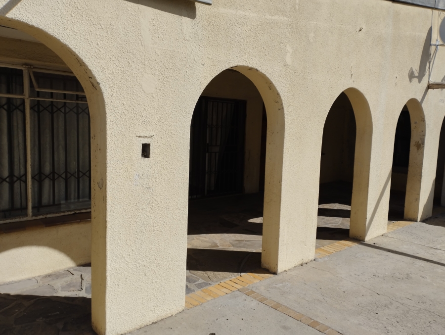 10 Bedroom Property for Sale in Oakdene Western Cape
